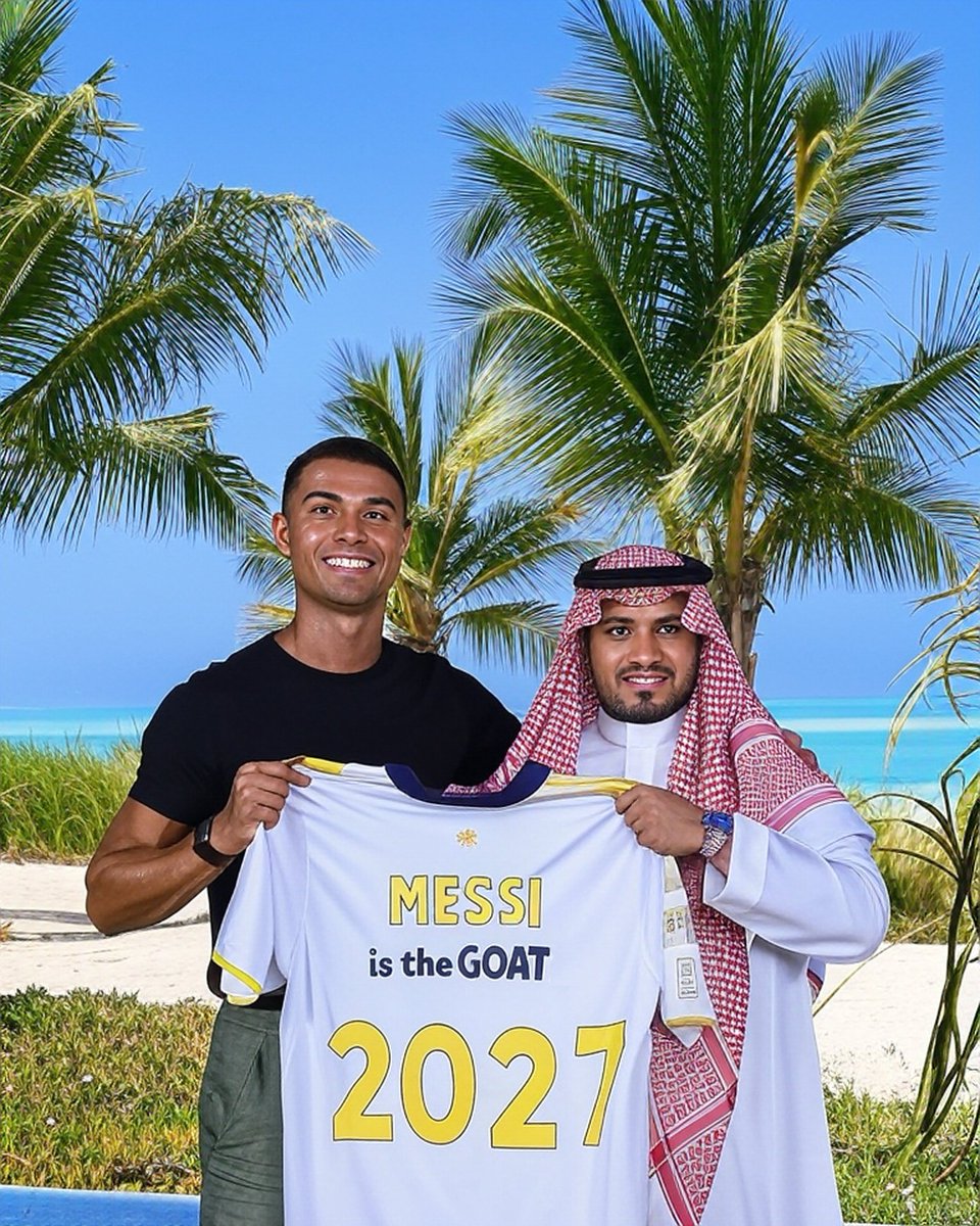 TruthScan detected a 8% chance this Two men holding soccer jersey on beach is AI-generated. Posted by @y00thereum